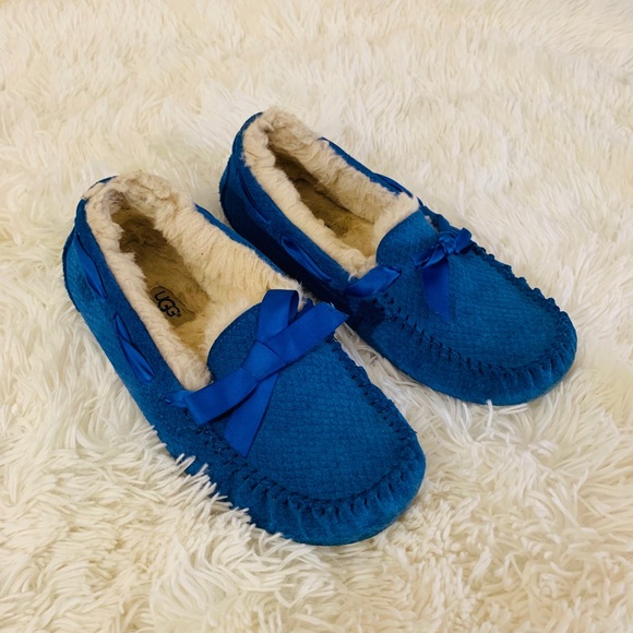 UGG Shoes - UGG Dakota Moccasin